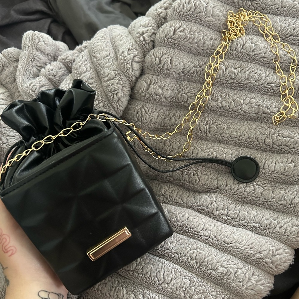 cute cross body “gift” bag
